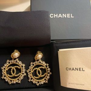 Chanel clip on earrings